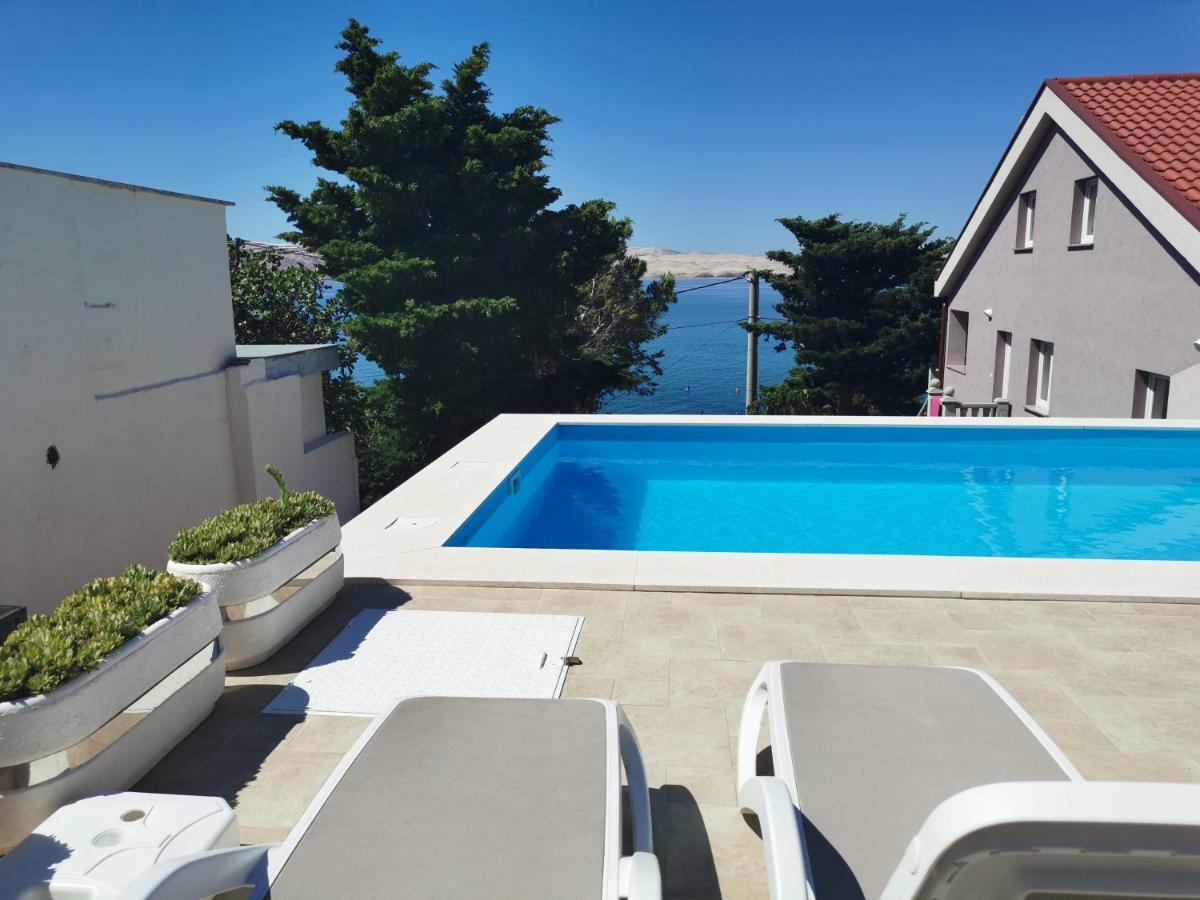 Beachfront Apartments Anita With Pool 卡尔卢巴格 外观 照片